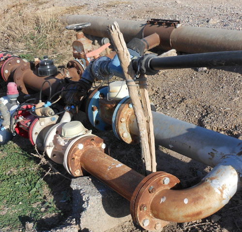 Photo of rusty water pipes